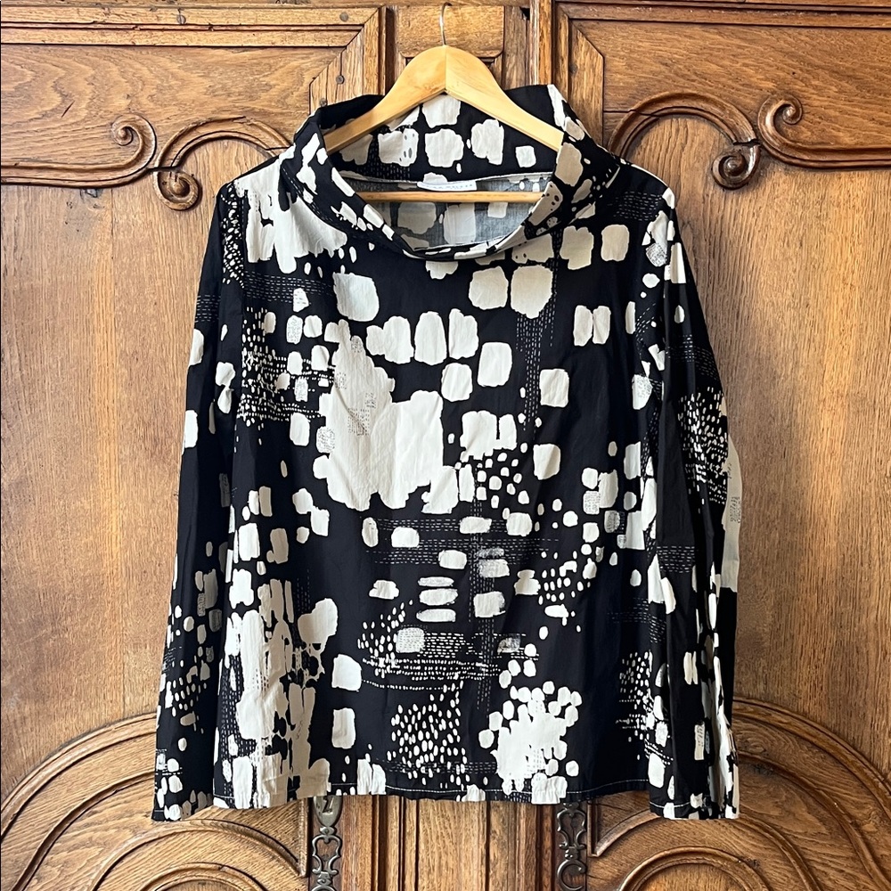 bryn Walker Abstract Black and Cream Long Sleeve Top